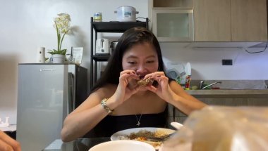 Cooking time with my sister 😀 #thankful #staycation #phillipines #vlog #foreverlove😍