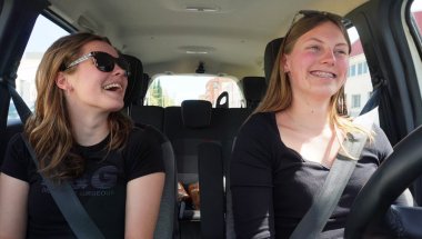 ONZE GESPREKKEN TIJDENS EEN AUTORIT