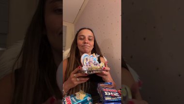 A moça não quer mais fazer o vestido da festa da clarinha