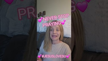 💕NEVER STOP PRAYING💕#jesus#bible#devotions#tiffanyd#viral#yt#fyp#FYP#fy#prayer#pray#foryou#fypage