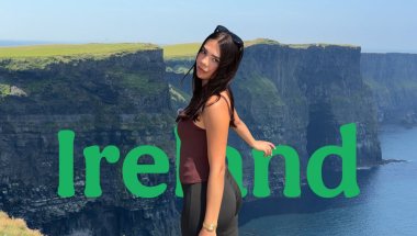Ireland doesn't even look real... 🇮🇪🐑 Cliff of Moher, Sheep’s & Beach