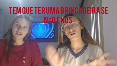 Mostrando para vocês o óculos novo da minha irmã