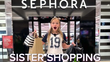 I GAVE MY SISTER A SHOPPING HAUL AT SEPHORA! SEPHORA SHOPPING HAUL!