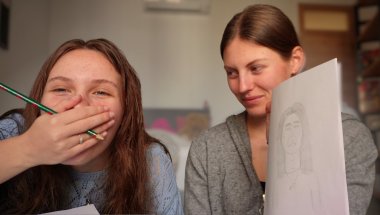 WIJ TEKENEN EEN PORTRET VOOR ELKAAR (challenge)