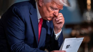 TRUMP: LEADER BY TitLE OR FANTASTICAL FAILURE? #TrumpLeadership #politics #cnn
