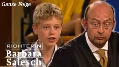 Bloßgestellt auf Klassenfahrt: Schüler rastet aus?!  | Richterin Salesch | Ganze Folge