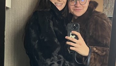 Отиват ни палта, нали?