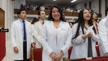 Imposición de la Bata Blanca - Médico Cirujano